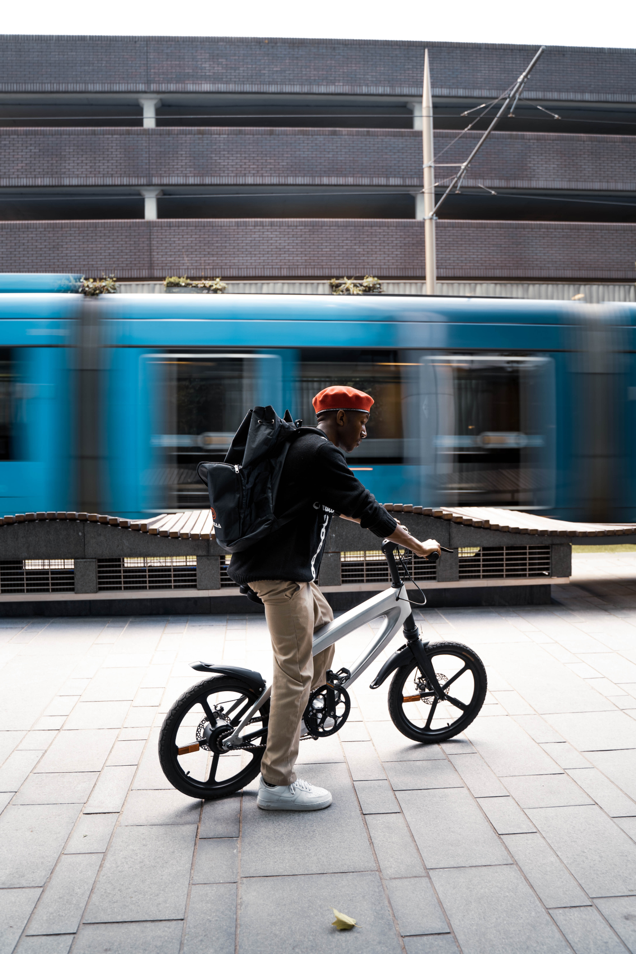 Official Carbon Black E-Bike with Built-in Speakers & Bluetooth (Range up to 60km)