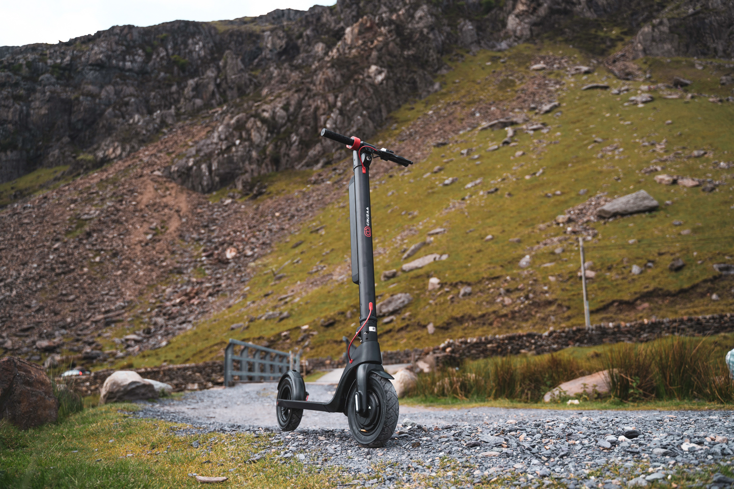 The Official Cruzaa Commuta E-Scooter 45km Range - 25kmh Top Speed - ships from UK